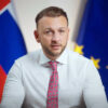 Šutaj Eštok odmieta siahať na peniaze bezpečnostných zložiek, minister reaguje n...