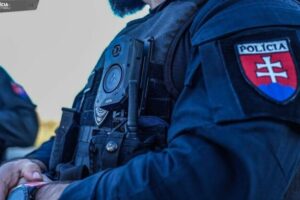 V Bratislave prebieha policajná akcia „Apus“, polícia preveruje neoprávnené nakl...