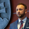 Minister Šutaj Eštok bude platiť, súd zamietol jeho návrh na zastavenie exekúcie...