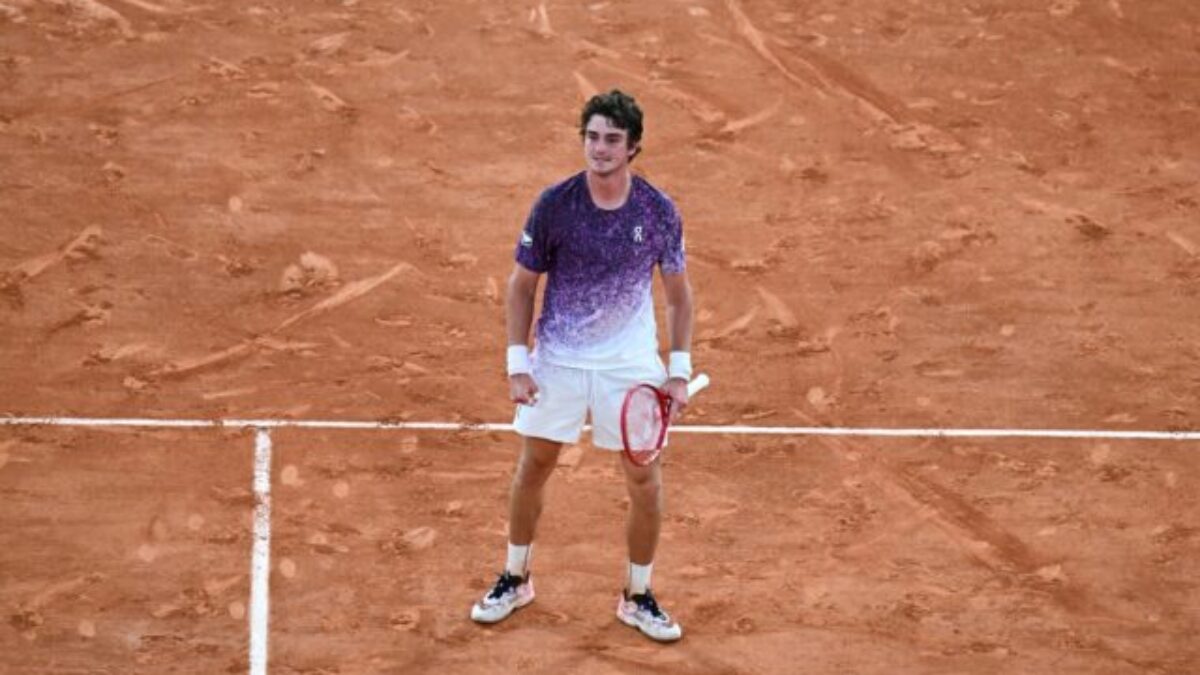 Brazílsky mladík vyradil srbského matadora. Po Sinnerovi sa z Roland Garros porúča aj Djokovič