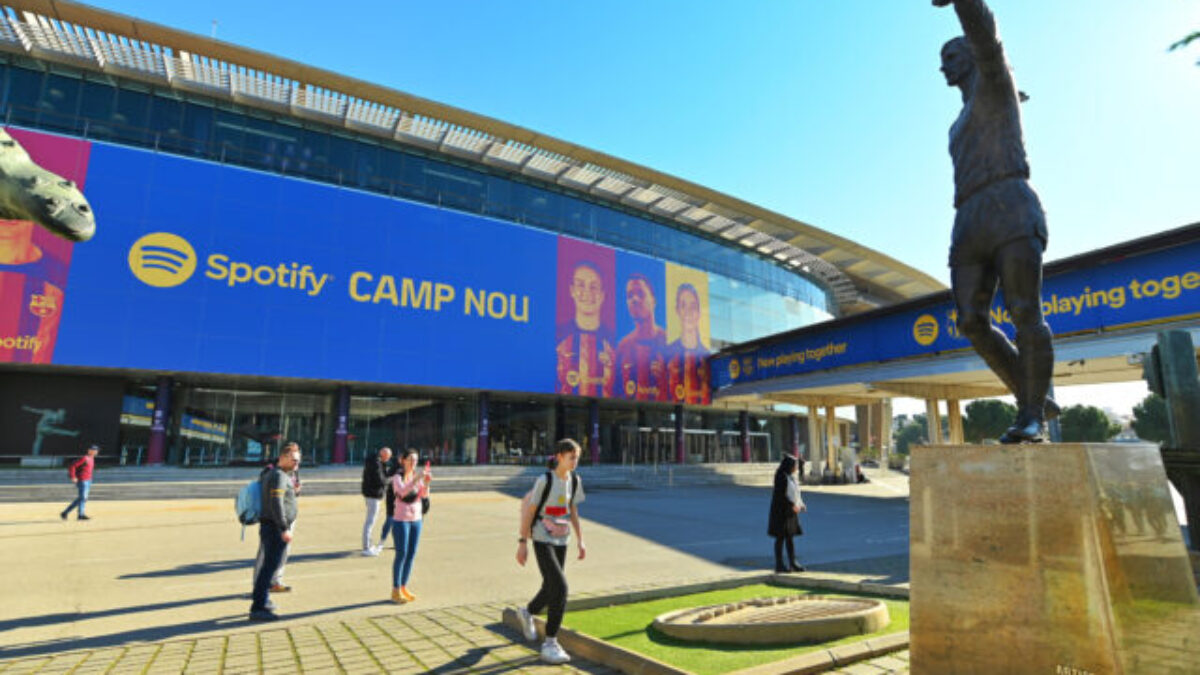 FC Barcelona potvrdil príchod Gordona z Newcastlu za 70 miliónov eur, suma za prestup sa ešte môže zvýšiť