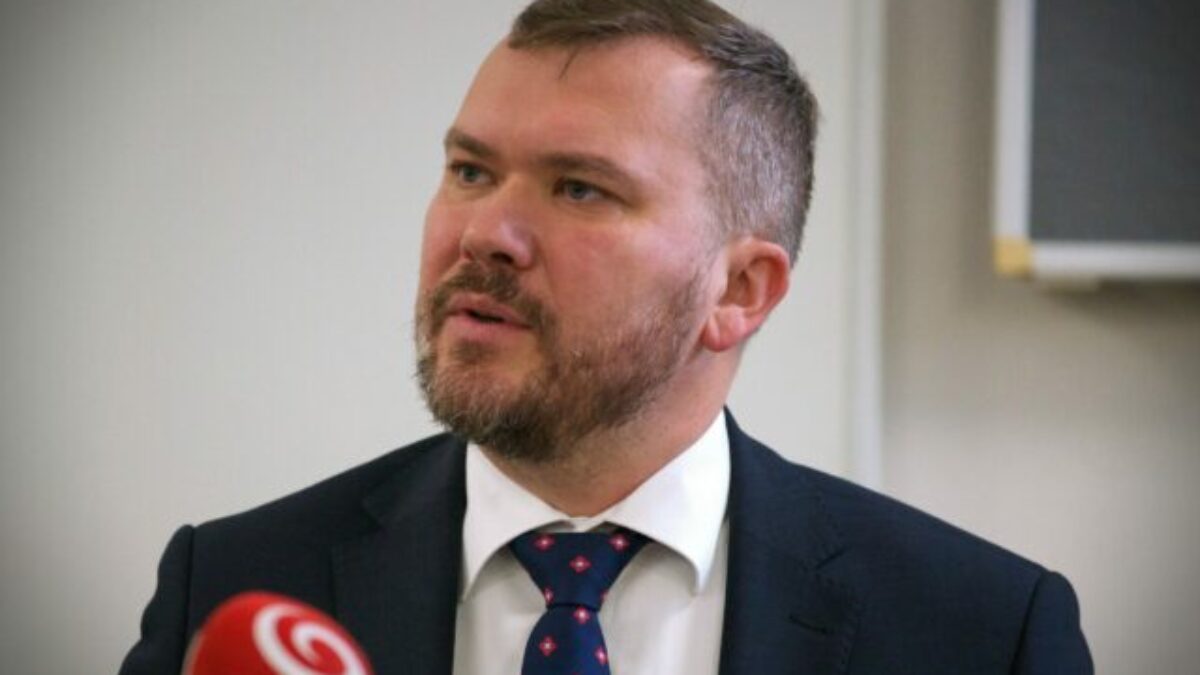 Spájanie opozičných strán pred voľbami je falošná hra, KDH nebude podporovať program liberálov alebo progresívcov