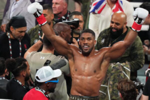 Boxer Joshua pred plánovaným duelom proti Furymu zdôraznil, že len víťazstvo má ...