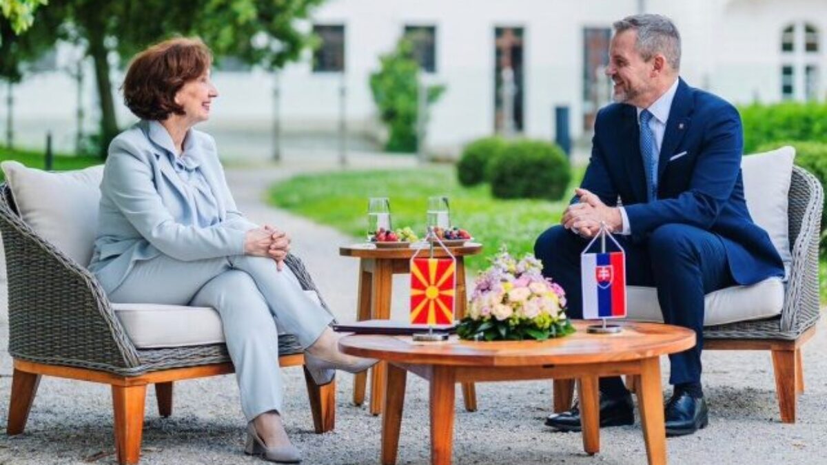 Pellegrini prijal prezidentku Severného Macedónska, rokovali o rozširovaní EÚ aj energetickej bezpečnosti – VIDEO, FOTO