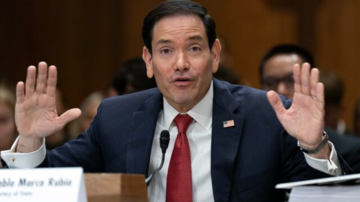 Marco Rubio tvrdí, že iránsky najvyšší vodca Chameneí je živý a čoraz aktívnejší