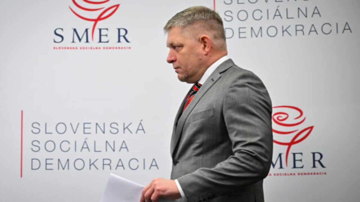 Šimečka je predsedom politickej strany s najvyššou dôverou, Fico je v prieskume mimo top 5 a pozoruhodný je prípad Šutaja Eštoka