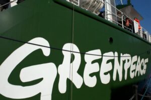Greenpeace môže v Holandsku žalovať americký koncern v spore o miliónové odškodn...