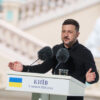 Zelenskyj navrhol Putinovi osobné rokovanie a úplné prímerie
