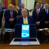 Trump chce pri Lincolnovom pamätníku vo Washingtone vybudovať vlastnú promenádu