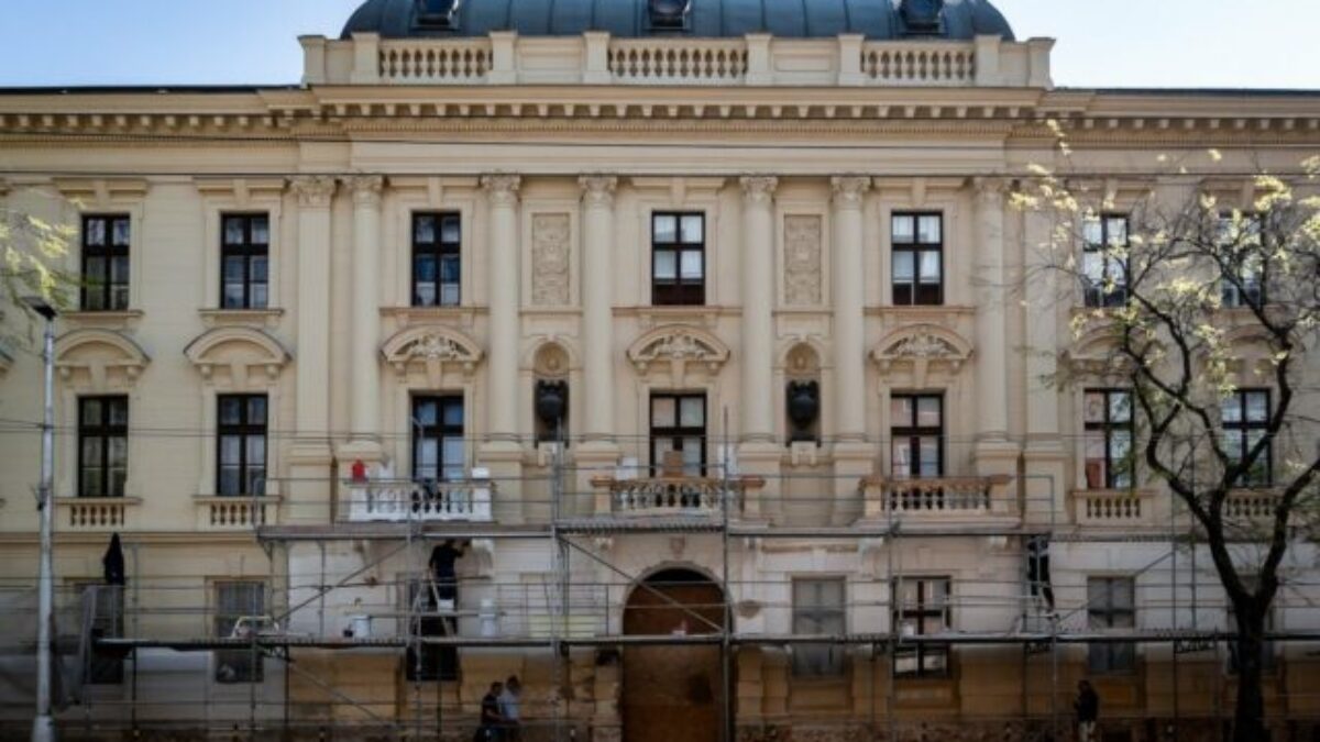Úrad vlády sa pre konsolidáciu sťahuje do nových priestorov, ukončil prenájom v centre Bratislavy