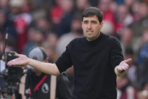 FC Liverpool už má nového trénera, Holanďana Slota nahradil Španiel Iraola