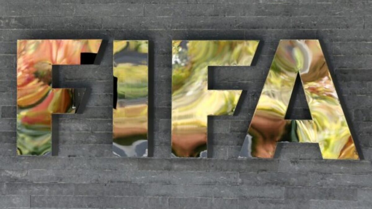 FIFA napokon umožní divákom priniesť si na zápasy MS 2026 fľašu s vodou. Platiť však budú výrazné obmedzenia