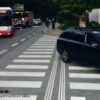 Nehoda autobusu a osobného auta skomplikovala dopravu v Banskej Bystrici, zranil...