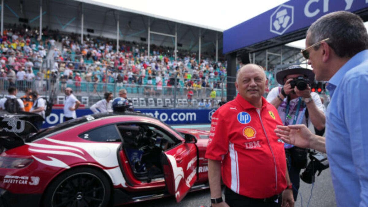 Vasseura z Ferrari v sobotu hospitalizovali, v nedeľu však nechýbal v boxoch počas Veľkej ceny Monaka