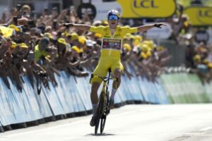 Van Aert odstúpil z pretekov vo Francúzsku, pred Tour de France ho čakajú vyšetr...