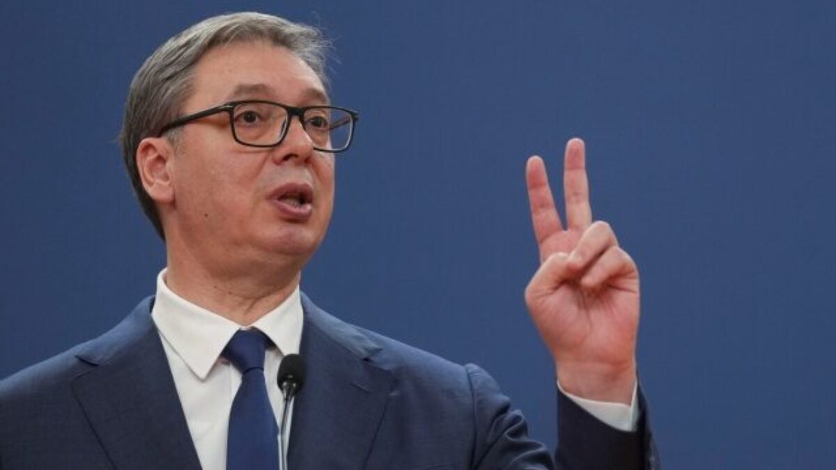 Srbský prezident Vučič priznal, že v najbližších týždňoch odstúpi z funkcie