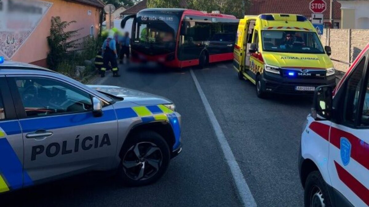 Tragické ráno v Bratislave, po zrážke s autobusom vo Vajnoroch zomrela chodkyňa – FOTO